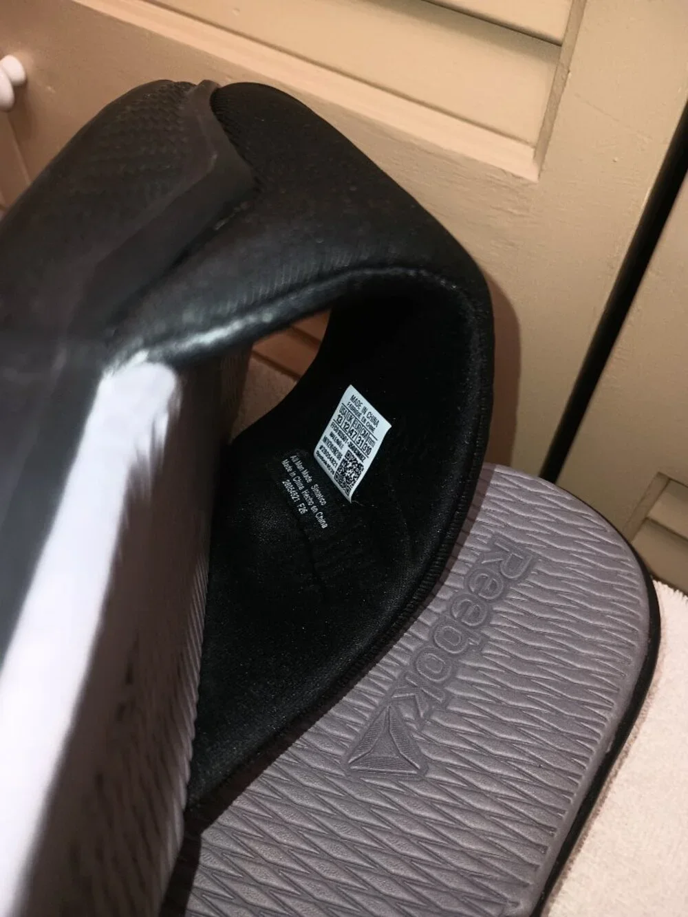 Reebok Men's Black Cushioned Comfort Slip-on Slides Sz 13